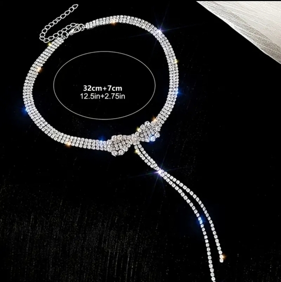 NWT Sparkly Rhinestone Necklace Crystal Bowknot Pendant Choker - Picture 5 of 7